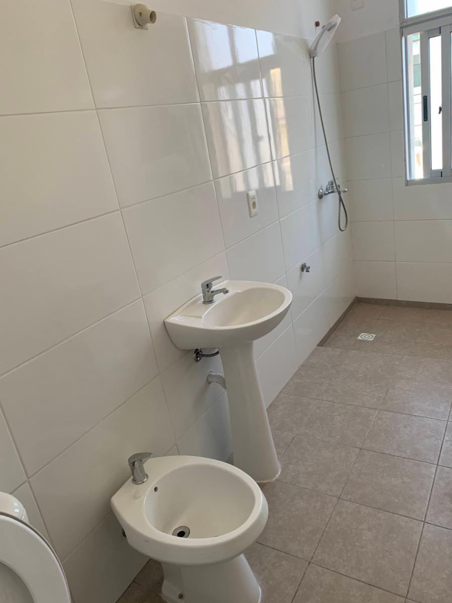 Alquiler Apartamento sIn gastos comunes de 3 Dormitorios muy Soleado en Ciudad Vieja - Montevideo - Uruguay - 3