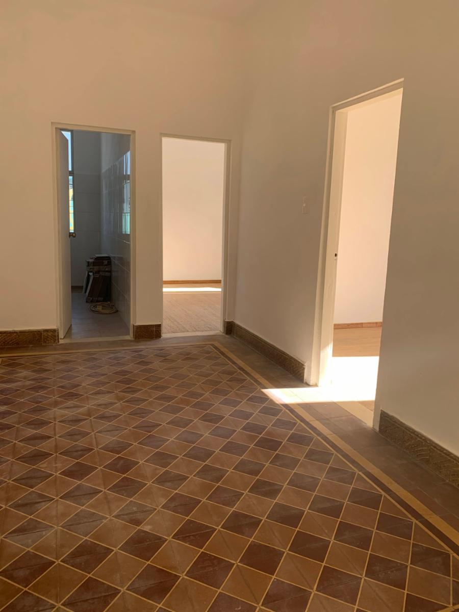 Alquiler Apartamento sIn gastos comunes de 3 Dormitorios muy Soleado en Ciudad Vieja - Montevideo - Uruguay - 9