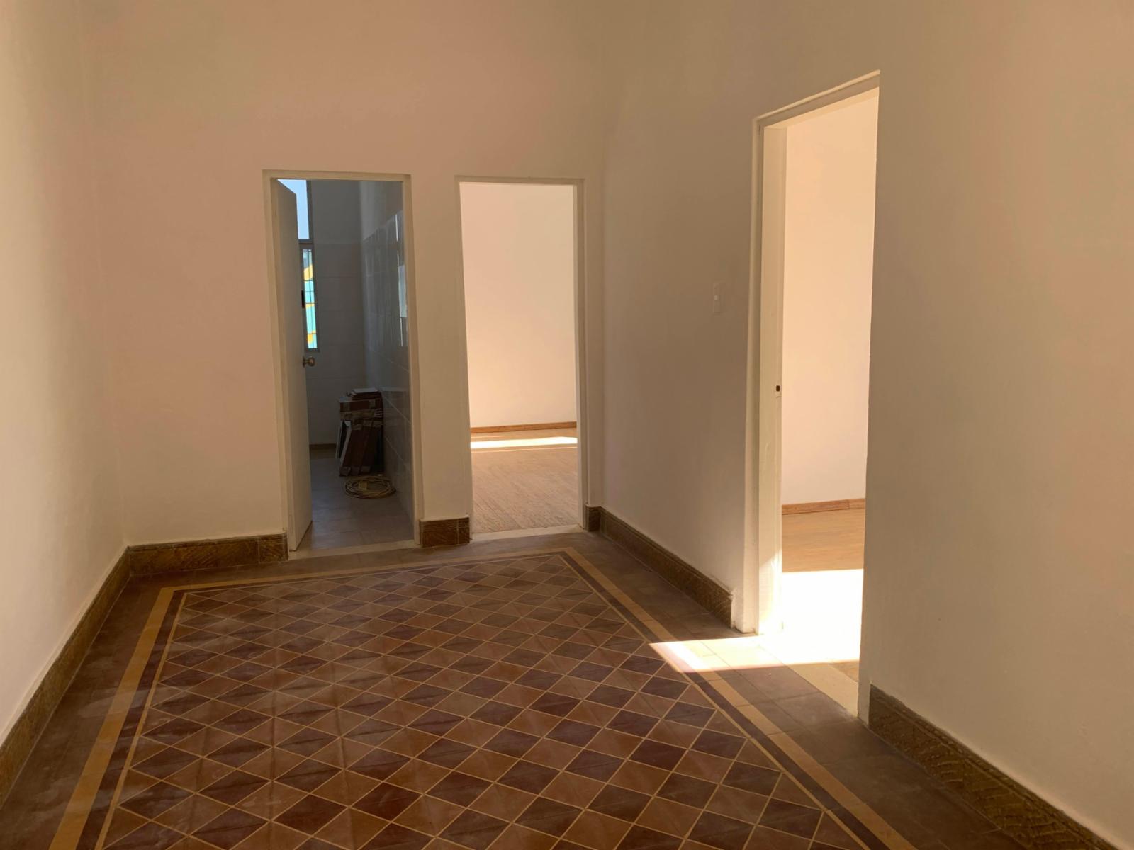 Alquiler Apartamento sIn gastos comunes de 3 Dormitorios muy Soleado en Ciudad Vieja - Montevideo - Uruguay - 11