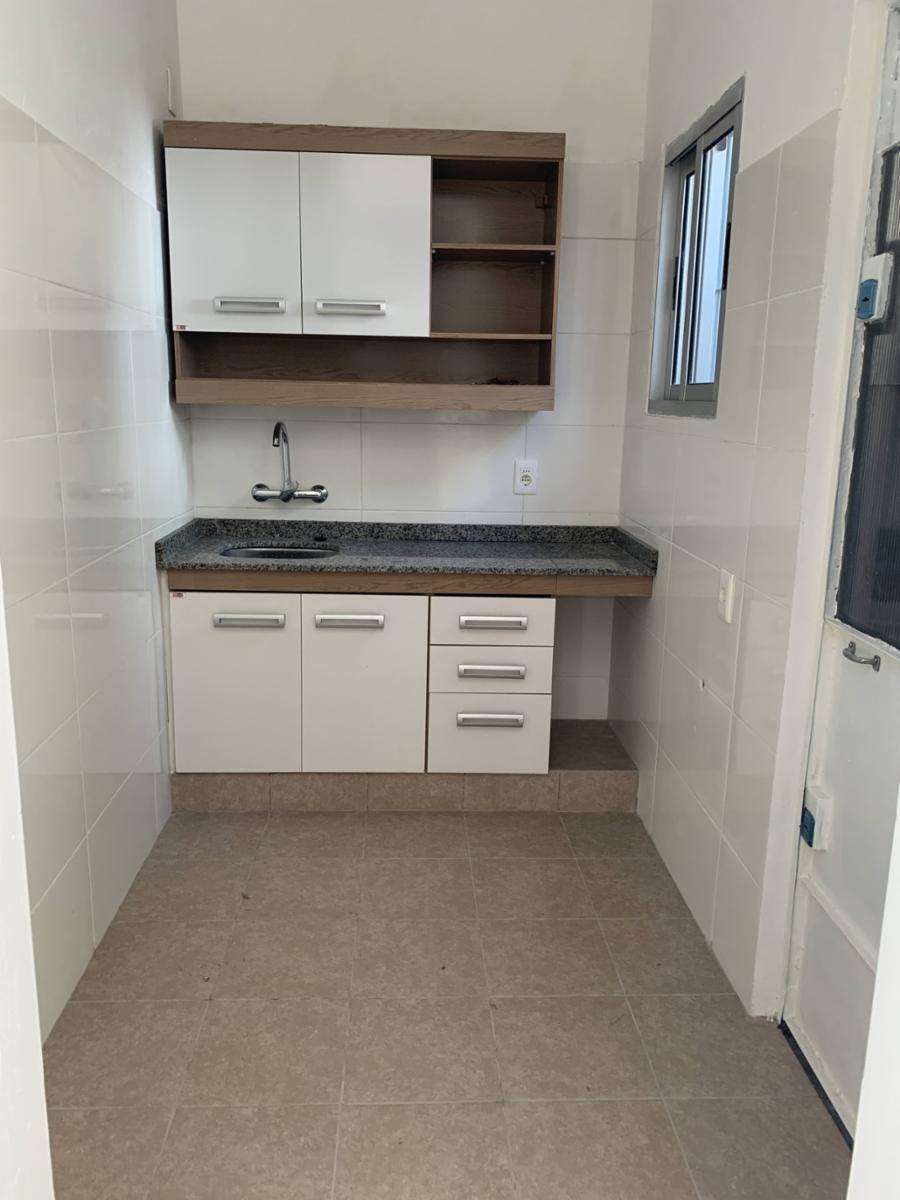 Alquiler Apartamento sIn gastos comunes de 3 Dormitorios muy Soleado en Ciudad Vieja - Montevideo - Uruguay - 13