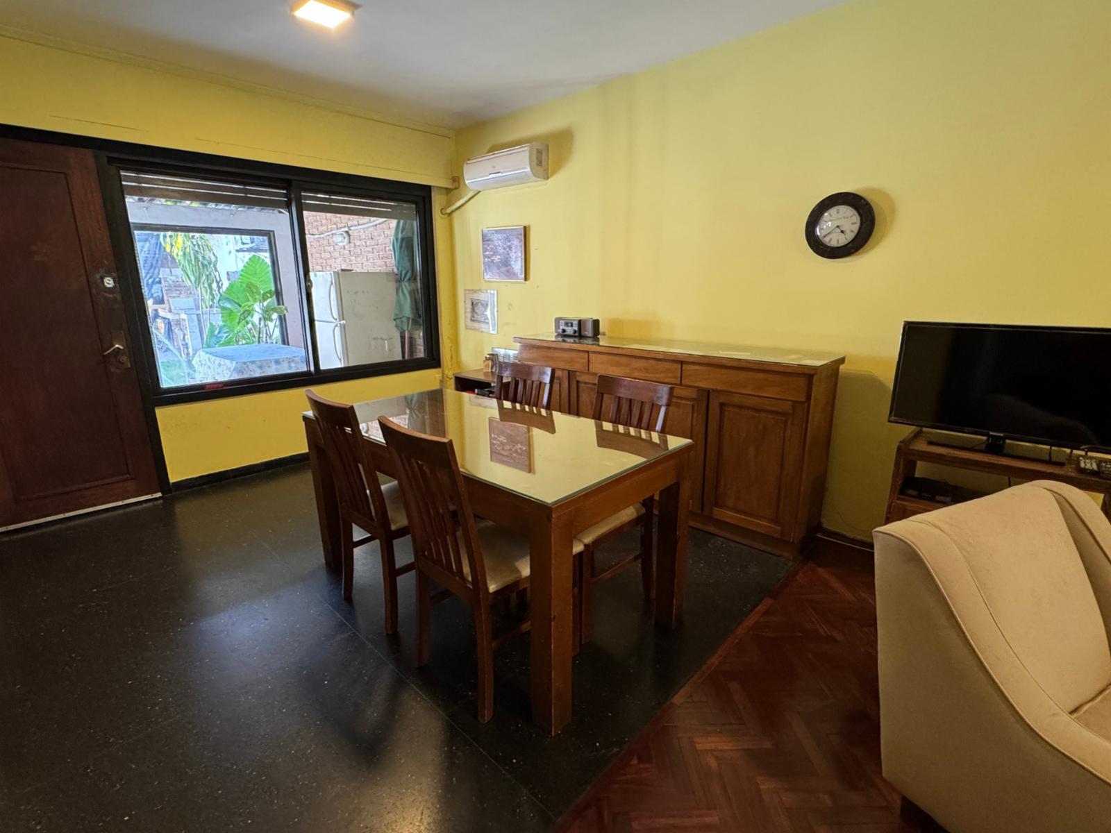 Venta de cómoda y funcional casa de 3 dormitorios en excelente ubicación - garaje 2 autos - fondo con parrillero y servicio - 7