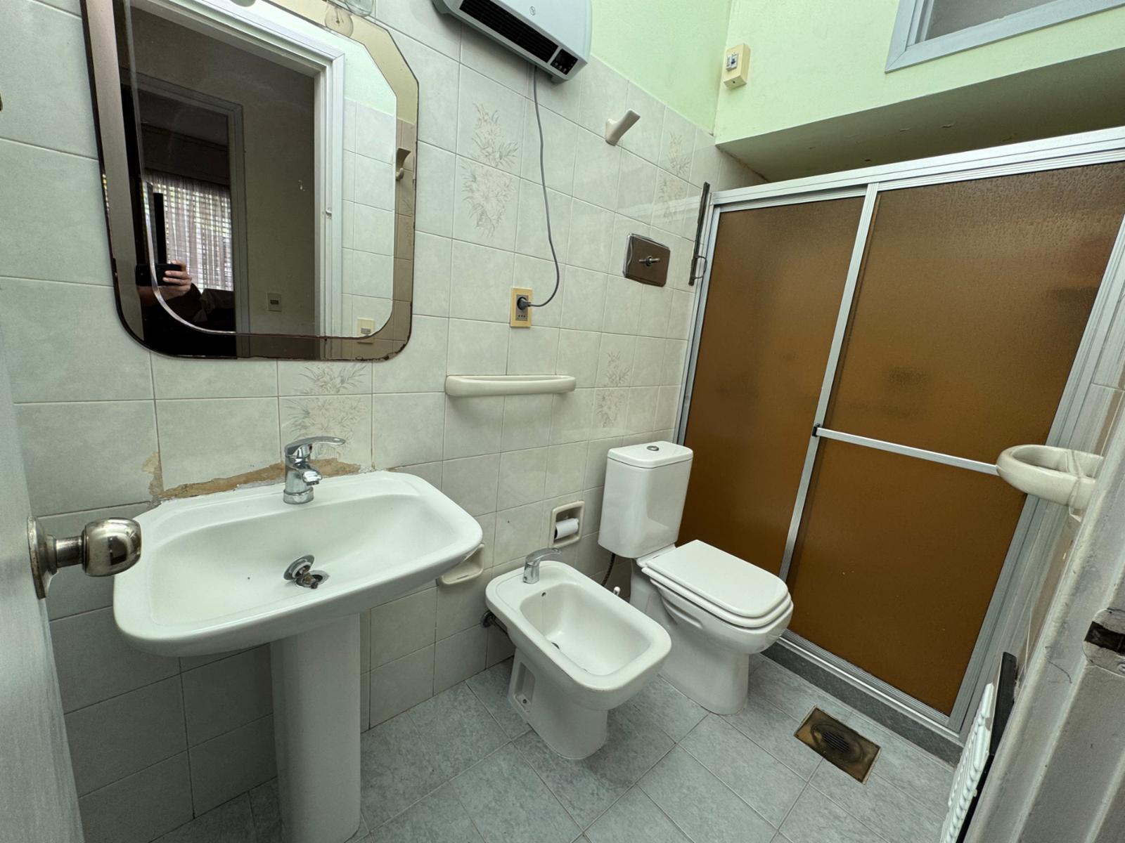 Venta de cómoda y funcional casa de 3 dormitorios en excelente ubicación - garaje 2 autos - fondo con parrillero y servicio - 11