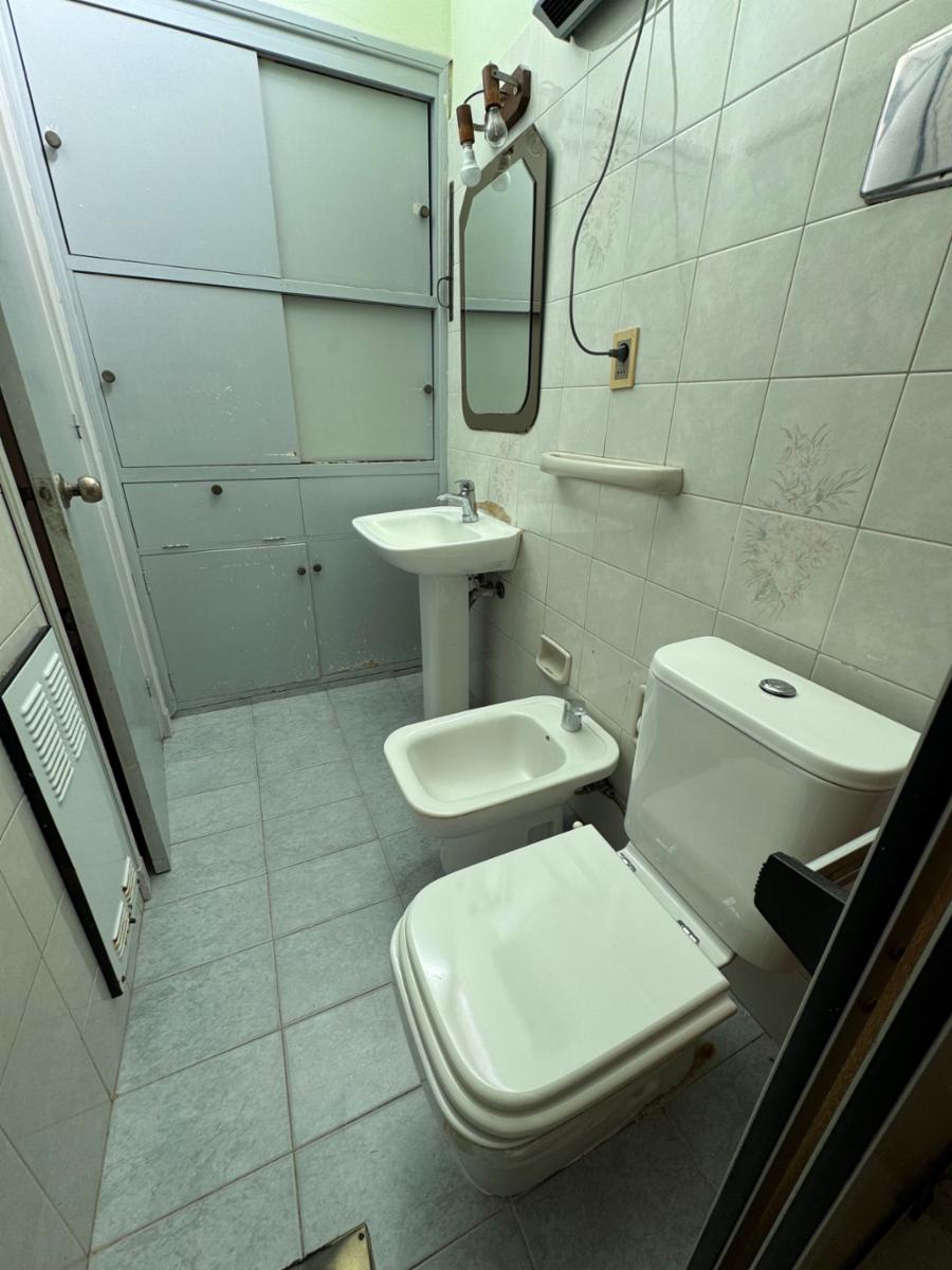Venta de cómoda y funcional casa de 3 dormitorios en excelente ubicación - garaje 2 autos - fondo con parrillero y servicio - 12