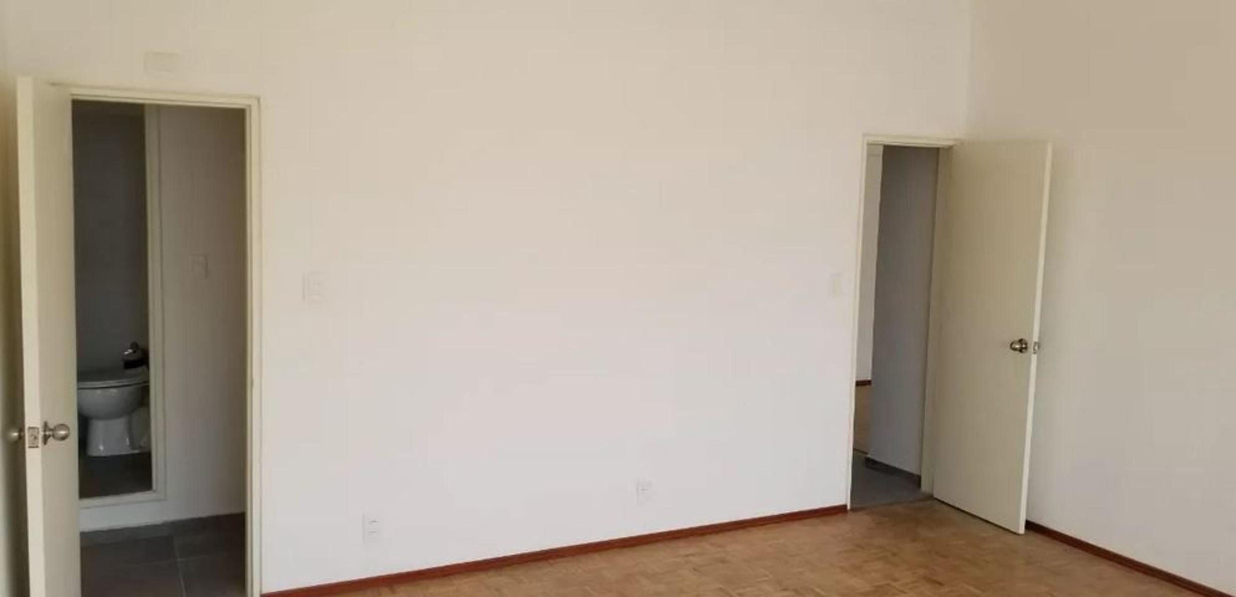Hermosa propiedad en Venta centro de Montevideo 2 Dormitorios 2 baños opción de un tercer dormitorio - 2