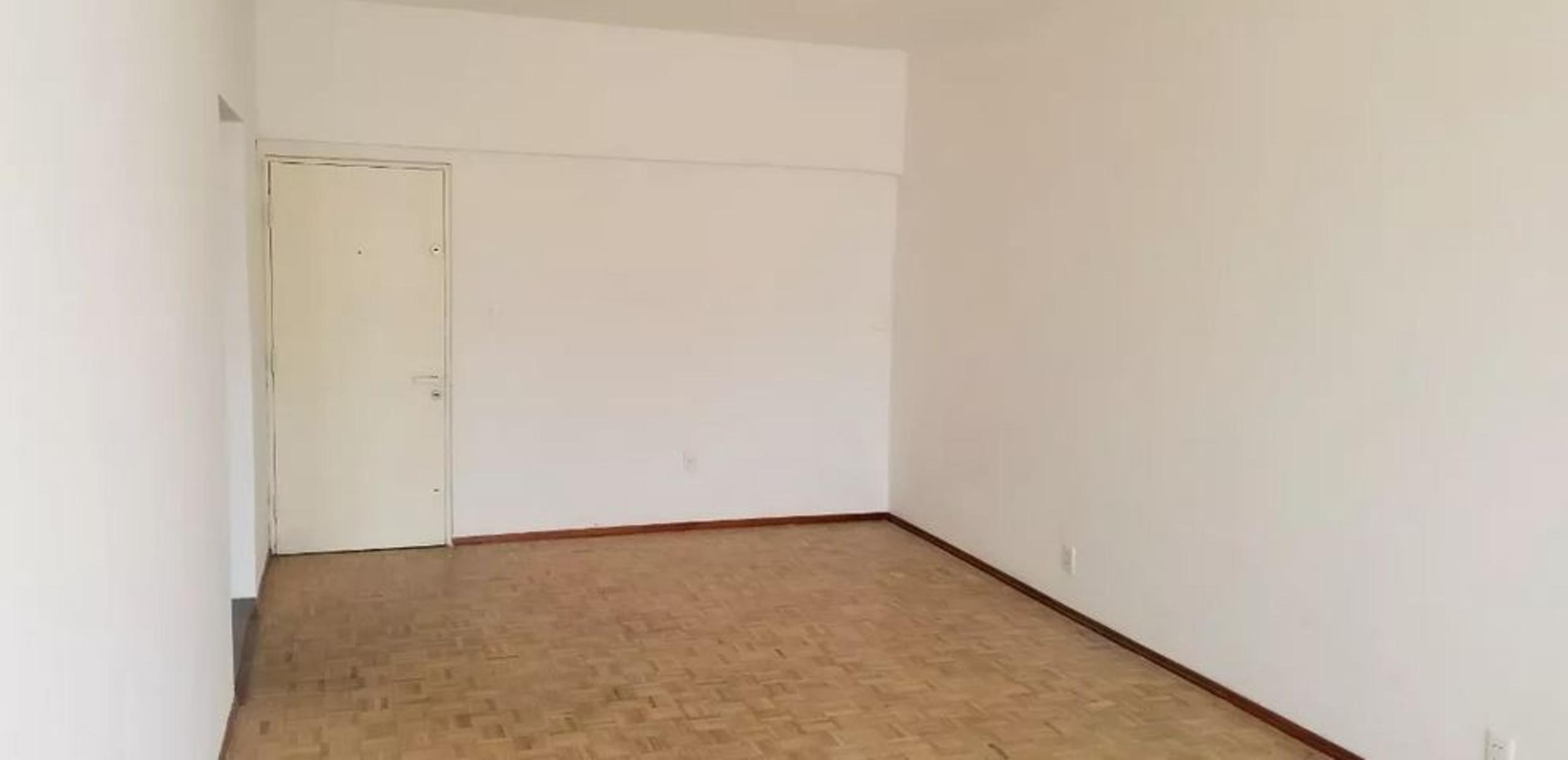 Hermosa propiedad en Venta centro de Montevideo 2 Dormitorios 2 baños opción de un tercer dormitorio - 5
