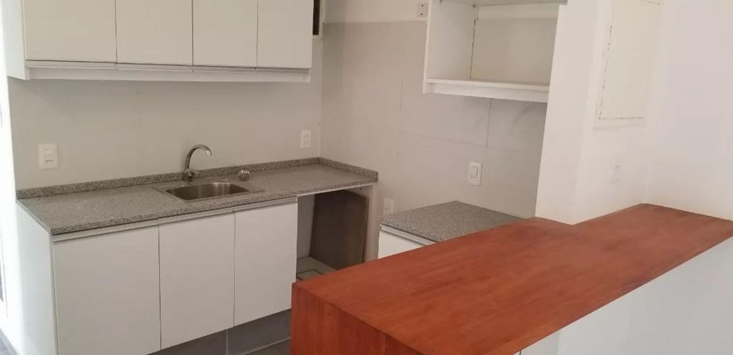 Hermosa propiedad en Venta centro de Montevideo 2 Dormitorios 2 baños opción de un tercer dormitorio - 7