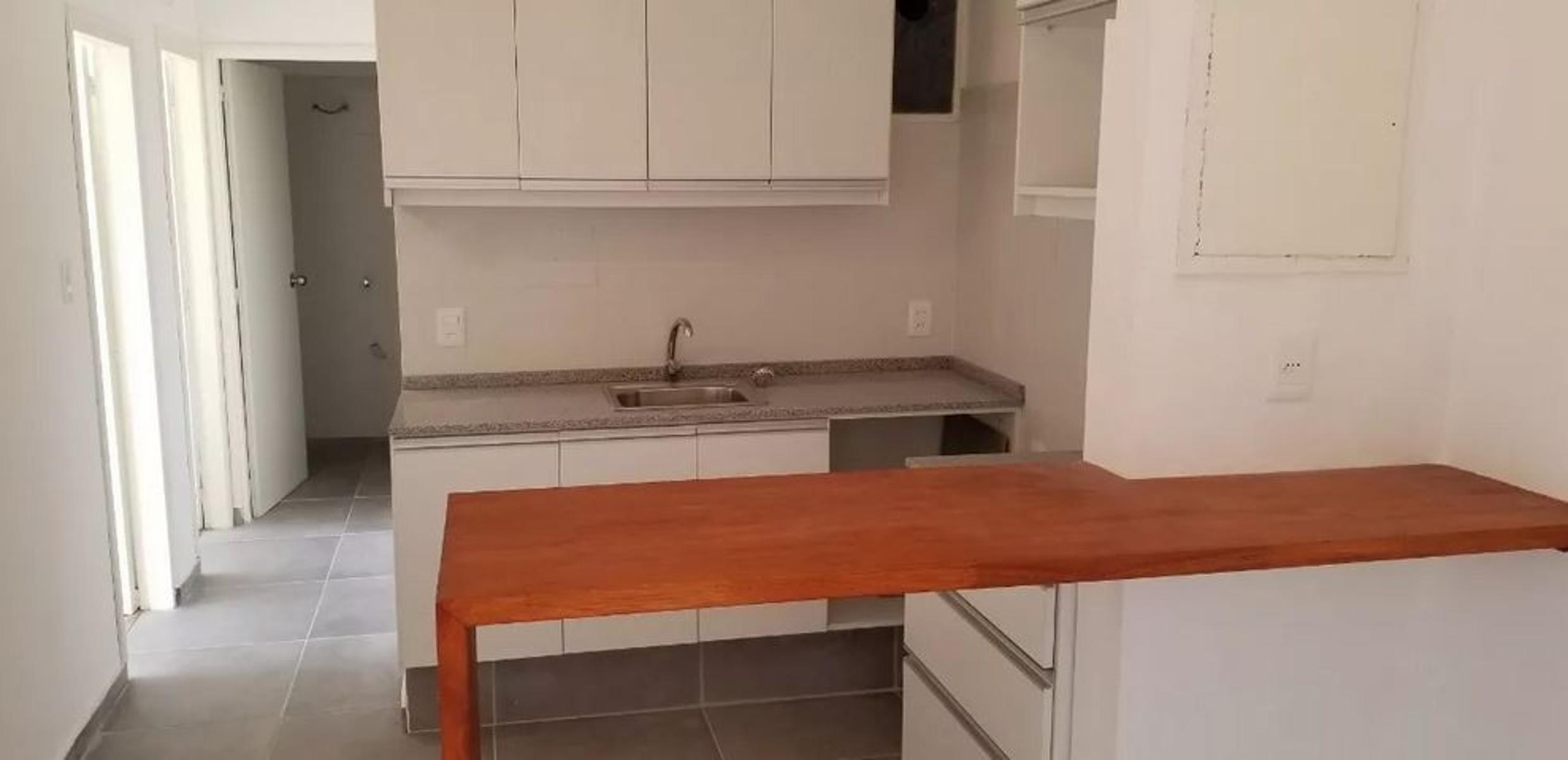 Hermosa propiedad en Venta centro de Montevideo 2 Dormitorios 2 baños opción de un tercer dormitorio - 12