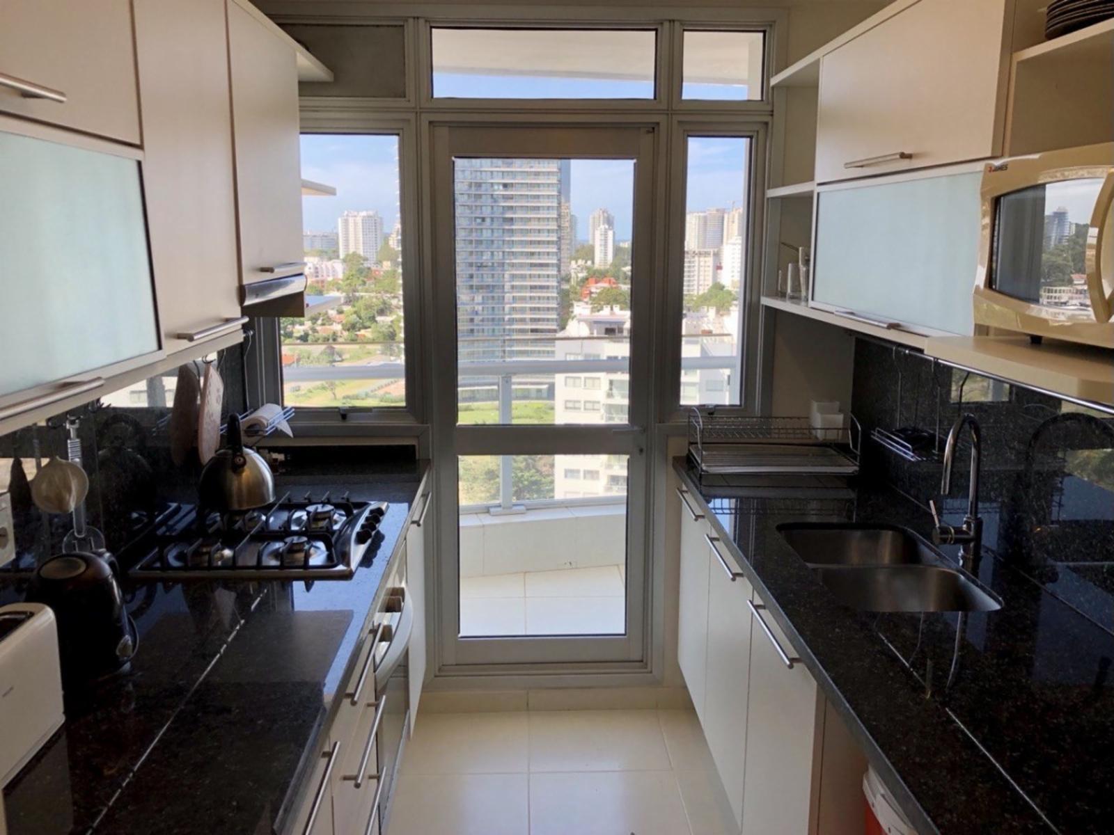 Apartamento en Venta en Seasons Tower de Punta del Este - 6