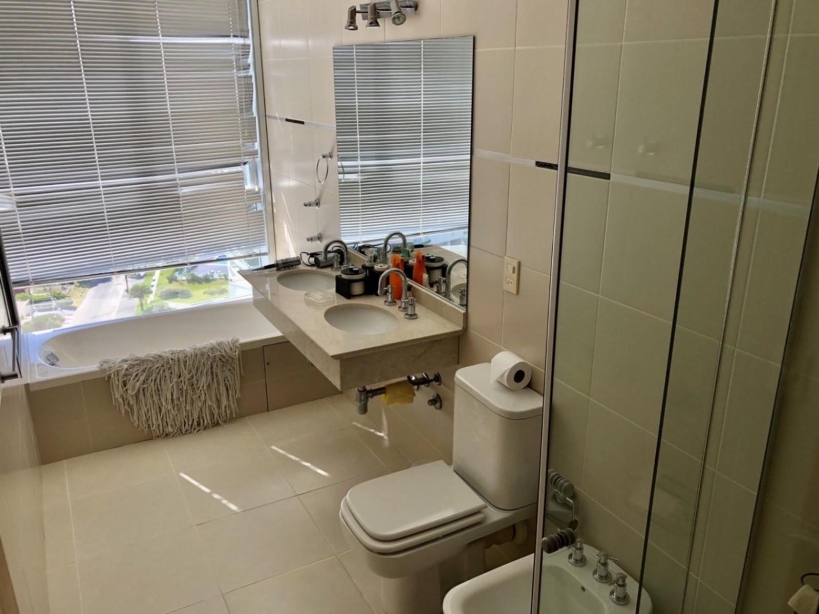 Apartamento en Venta en Seasons Tower de Punta del Este - 7