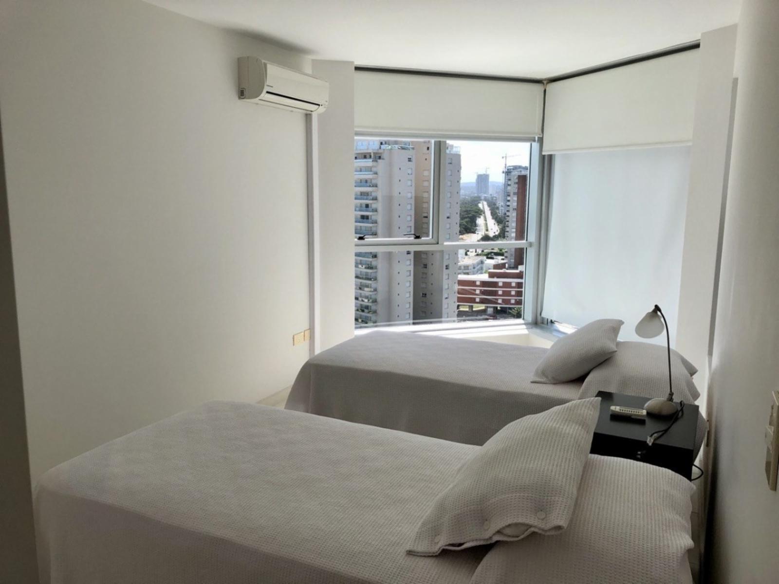 Apartamento en Venta en Seasons Tower de Punta del Este - 12