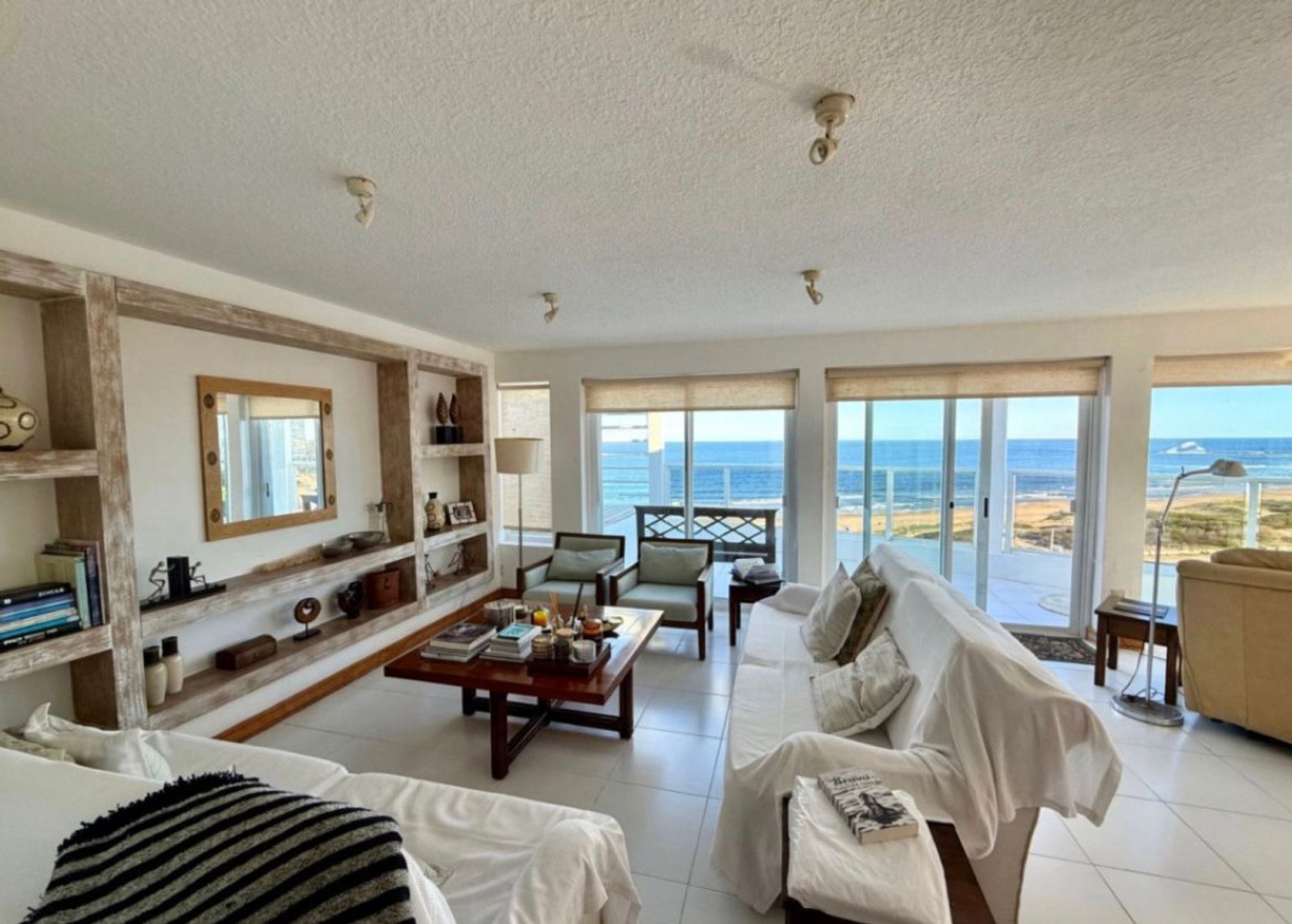 Venta de Penthouse duplex con parrillero exclusivo en Playa Brava de Punta del Este - 1