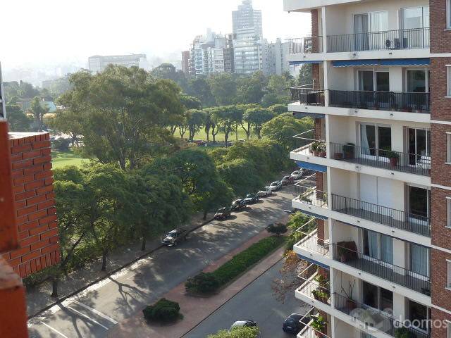 Precioso apartamento en Punta Carretas en Edificio de Categoría por dìa, semana o mes - 1