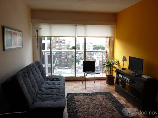 Precioso apartamento en Punta Carretas en Edificio de Categoría por dìa, semana o mes - 2