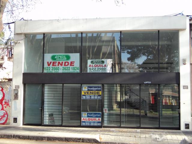 LOCAL COMERCIAL IMPECABLE - EXCELENTE UBICACION!!! - 1