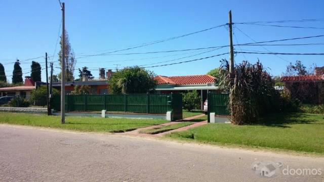 VENTA DE 2 CASAS EN UN PADRÓN A 3 CUADRAS PLAYA- LAGOMAR - 1