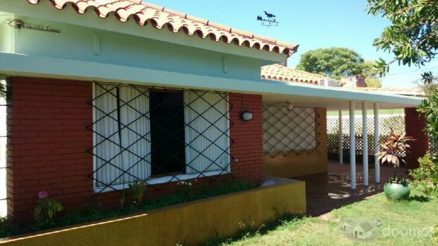VENTA DE 2 CASAS EN UN PADRÓN A 3 CUADRAS PLAYA- LAGOMAR - 2