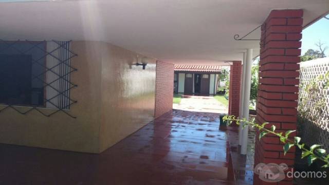 VENTA DE 2 CASAS EN UN PADRÓN A 3 CUADRAS PLAYA- LAGOMAR - 6