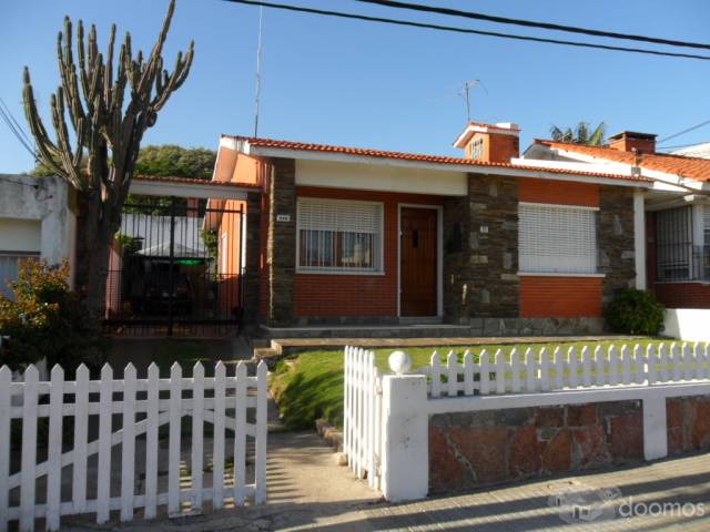 vendo tipo chalet de tejas con apto al fondo impecable - 2