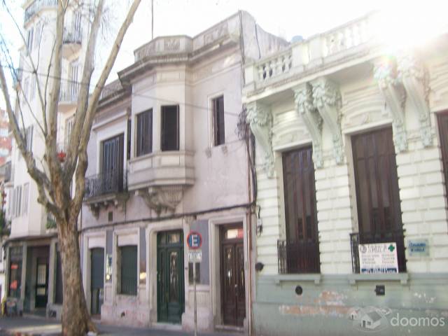 CEDO EN ALQUILER RESIDENCIA PENSIÓN FUNCIONANDO....CENTRO MONTEVIDEO