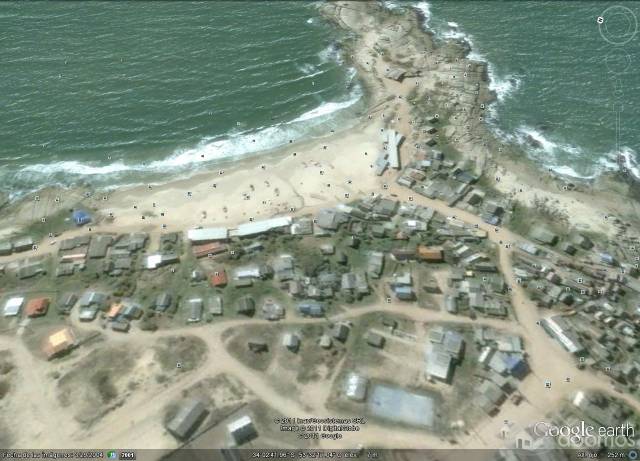 solar de 459 metros cuadrados a pocos metros de la playa en el corazon de Punta del Diablo. - 3