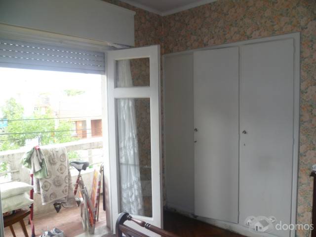 vendo casa ph en pleno centro comercial de Malvín a 1 cuadra de la playa - 2