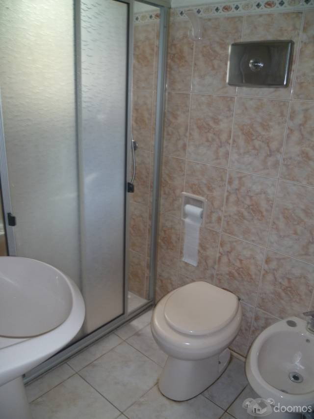 vendo casa ph en pleno centro comercial de Malvín a 1 cuadra de la playa - 5