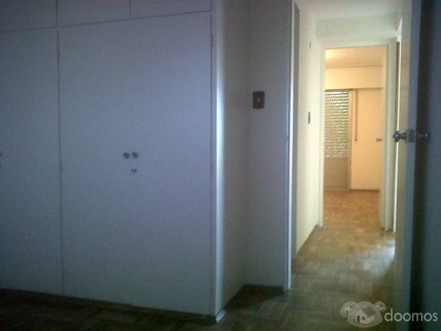 DUEÑO VENDE APARTAMENTO EN PUNTA CARRETAS MUY LUMINOSO IMPECABLE - 3