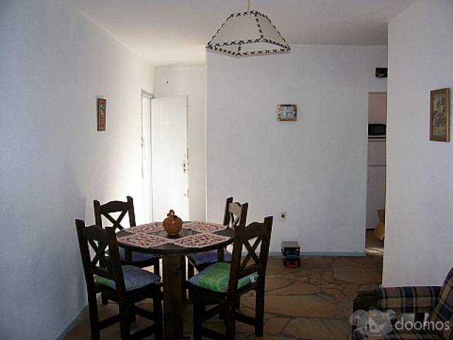 Amplio de un dormitorio, living comedor,baño completo, cocina completa - 5