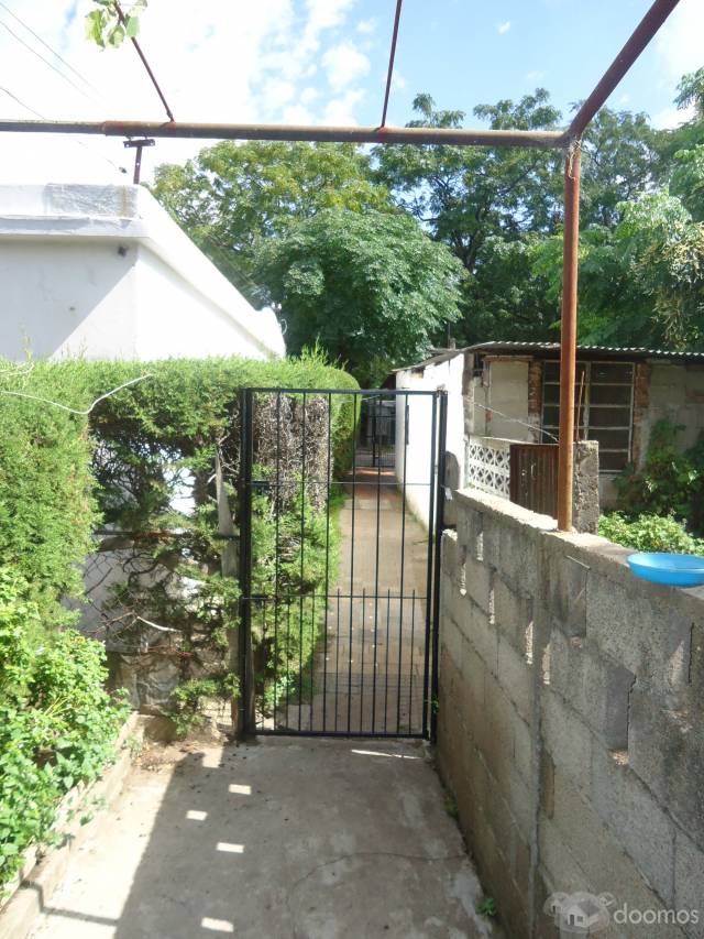 dueño vende 2 casas C/ terrenos en un mismo padron - 1