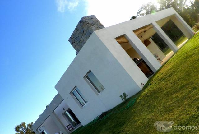 Sacra Propiedades ( Chacras - Terrenos - Casas - Apartamentos) - 2