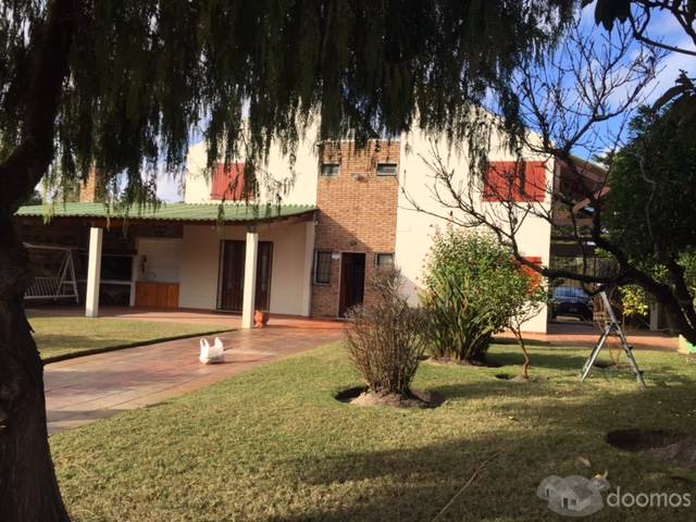 Hermosa casa con jardín, piscina climatizada, 4 dormitorios. - 5