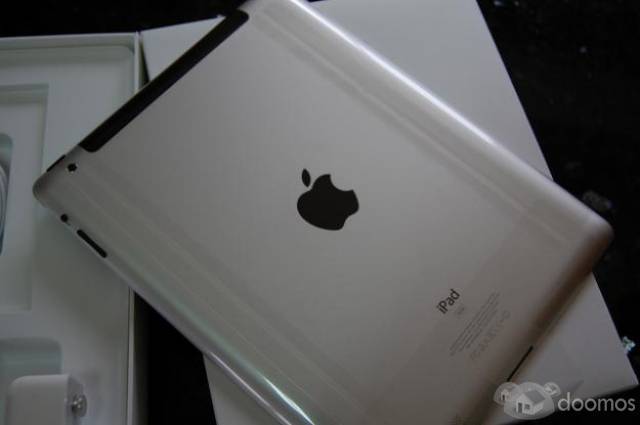(Buy 2 get 1 free) BB Porsche P9981 / iPhone 4S 64GB & Ipad 3 4G UltraFast Wi-Fi - 4
