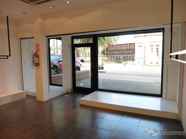 ALQUILER LOCAL COMERCIAL FRENTE A SHOPPING DE PUNTA CARRETAS - 1