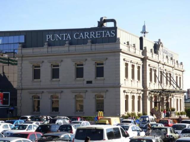 ALQUILER LOCAL COMERCIAL FRENTE A SHOPPING DE PUNTA CARRETAS - 2