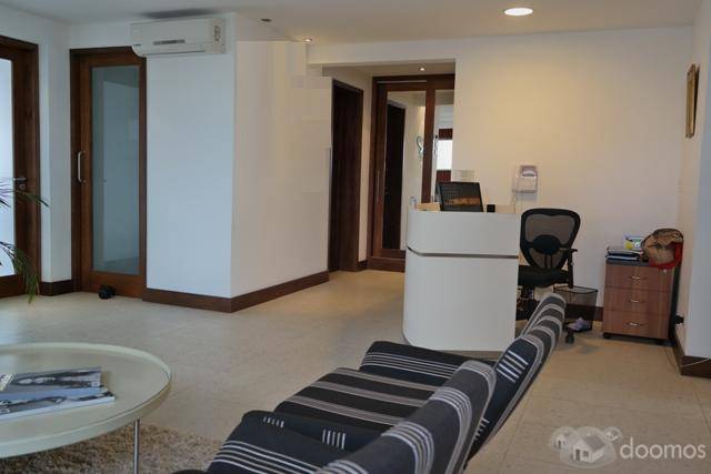 AlQUILER OFICINA PREMIUM EN PUNTA DEL ESTE, CALLE 20 Y GORLERO - 3