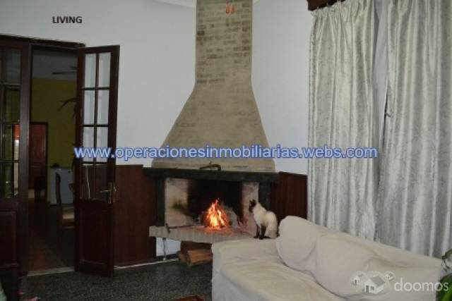 Muy buena casa, 3 dormitorios, 2 baños, barbacoa, fondo, totalmente a nuevo. Peñarol - 2