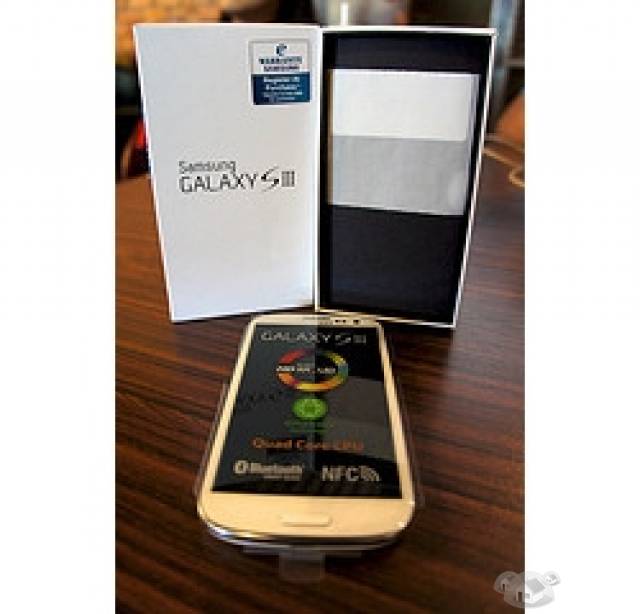 Apple iphone 4s 32gb,Samaung galaxy slll, Blackberry (TK) - 3