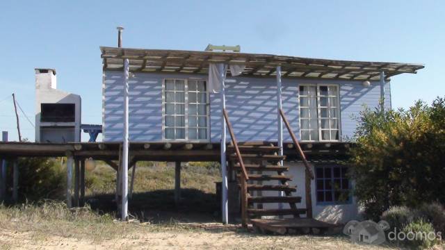 VENDO CASA MADERA EN BALNEARIO PUNTA RUBIA - 3
