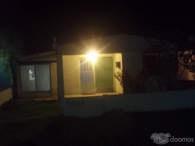 VENDO CASA EN LAGO MERIN A 3 CALLES DE LA PLAYA - 1