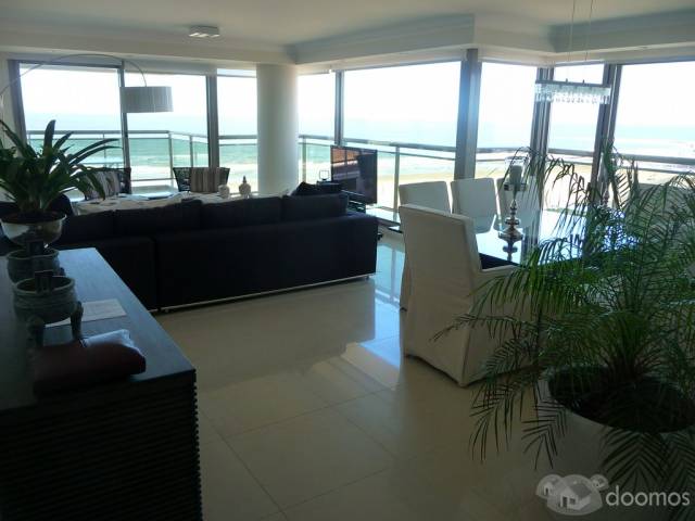 Vendo Apartamento en Playa Brava, espectacular -- Punta Del Este - 2