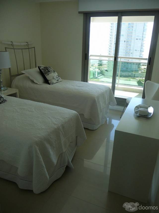 Vendo Apartamento en Playa Brava, espectacular -- Punta Del Este - 7