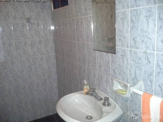 VENDO IMPECABLE WHISKERIA!! - 6