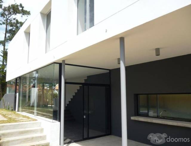 Casa a estrenar, en zona tranquila y arbolada - 2