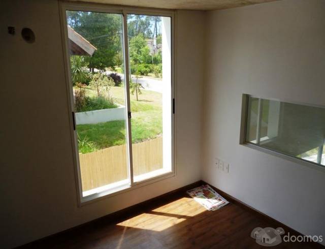 Casa a estrenar, en zona tranquila y arbolada - 4