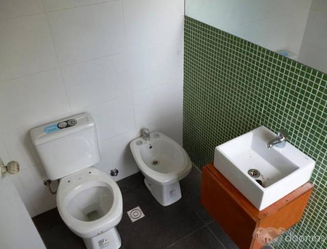 Casa a estrenar, en zona tranquila y arbolada - 5