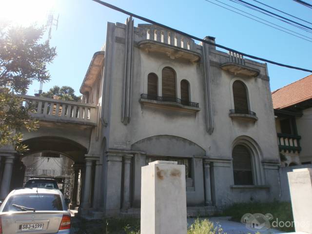 Sobre Millan y L.A. de Herrera Importante Casa con 900 m2 de terreno - 2