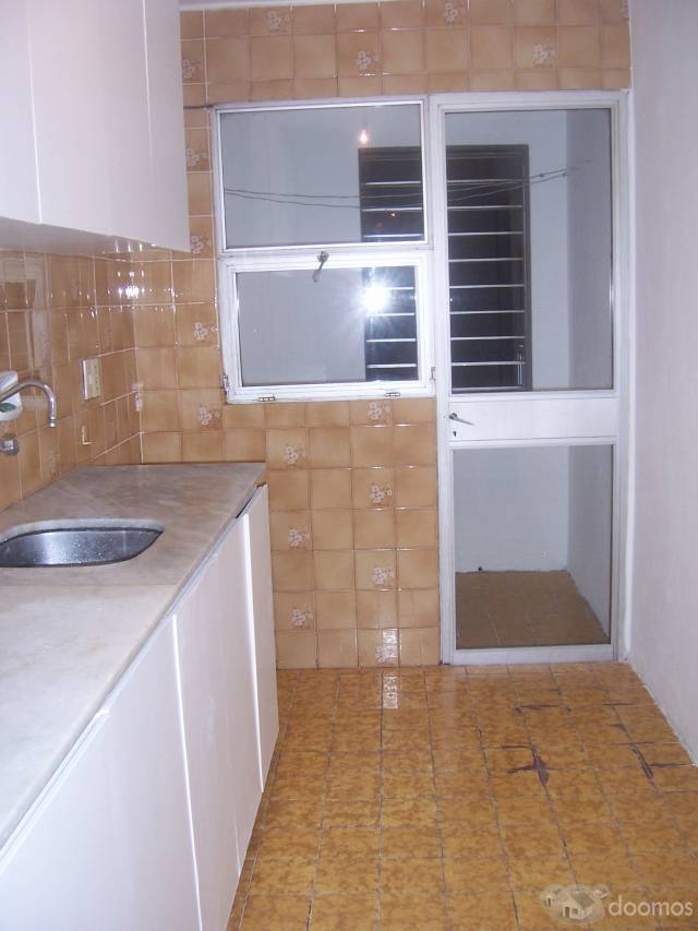 Apto sobre centenario,luminoso,2 dorm. excelentes condiciones - 1