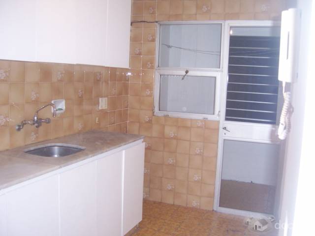 Apto sobre centenario,luminoso,2 dorm. excelentes condiciones - 2
