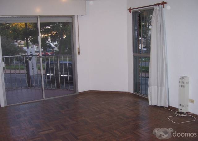 Apto sobre centenario,luminoso,2 dorm. excelentes condiciones - 4