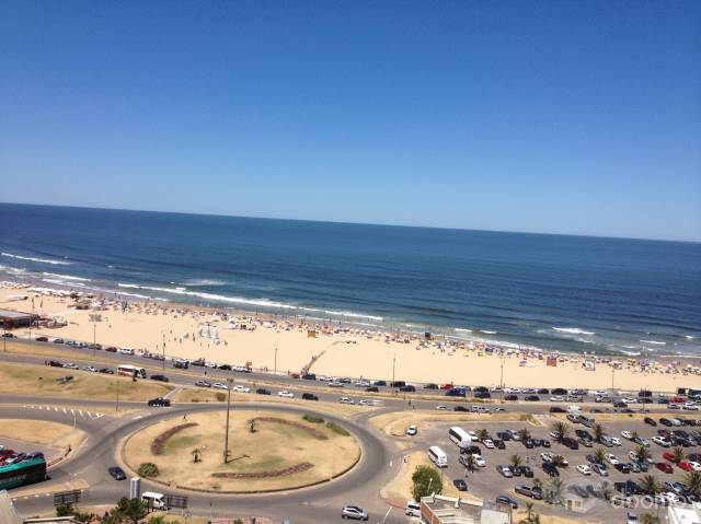 Apartamento en Punta del Este edificio El Torreón, piso alto - 6